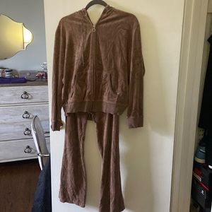 brown new york and company sweat suit